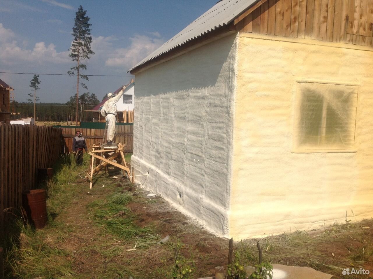 утеплитель для дачи стены. отделка старого сруба снаружи. утеплитель под сайдинг деревянный дом. утепление деревянного дома пенополиуретаном. утеплить дачный дом.