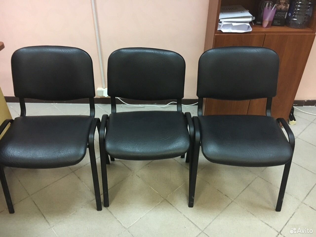 офисные стулья из кожзаменителя