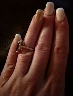 Крупное золотое кольцо с александритом