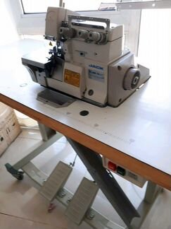 Оверлок-кардане промышленная швейная машина