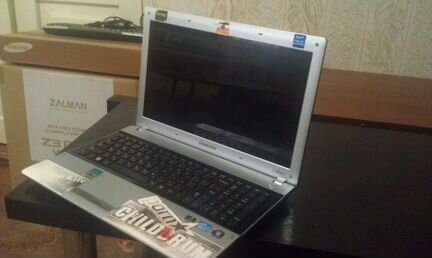 Ноутбук SAMSUNG rv-520