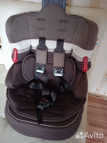 2 автомобильных детских кресла