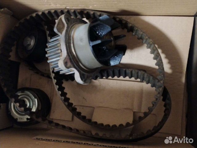 Помпа на Весту Б/у