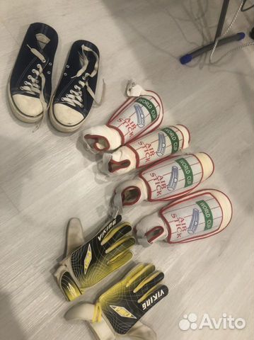 Футбол взрослый перчатки вратаря и защита