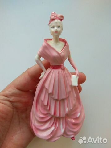 Статуэтка фарфор