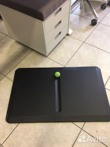 Коврик для ног с мячиком для массажа