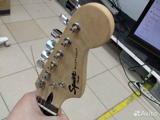 Гитара Fender Squier bullet strat