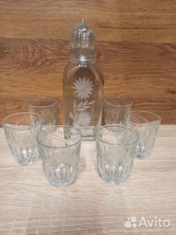 Графин, рюмки и фужеры