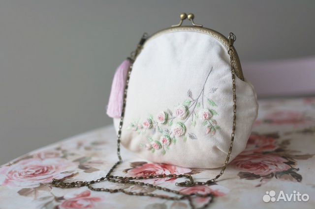 Сумочка женская ручная работа с вышивкой