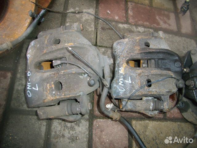 Опель омега B передние тормозные супорта