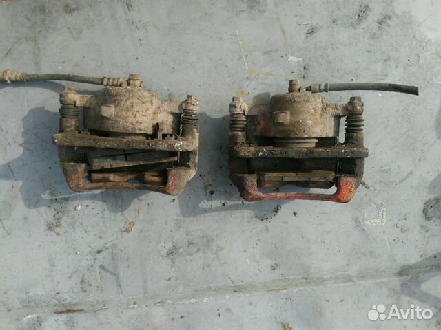 Суппорт передний правый Honda Accord 5 2.0 f20z Суппорт передний правый Honda Accord 5 2.0 f20z