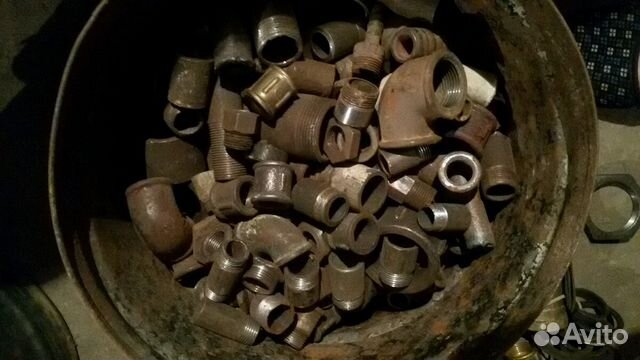 Латуные краны.стальные соединения разных размеров