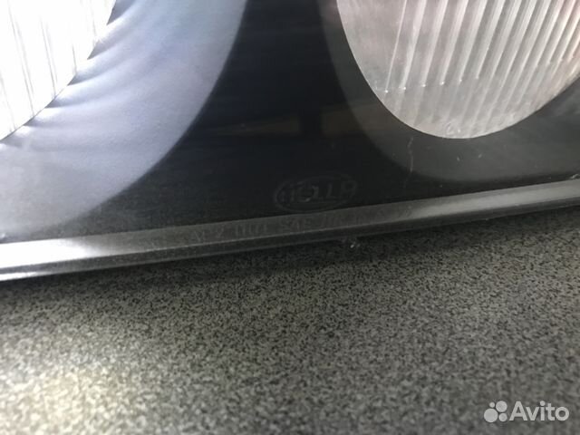 Стекло фары правой Hella BMW E39 Стекло фары правой Hella BMW E39