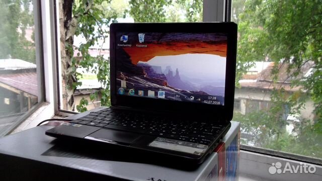 Acer Aspire One D270 10.1in. 320GB, Intel Atom Dua
