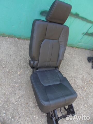 Land Rover Discovery 4 заднее левое сиденье