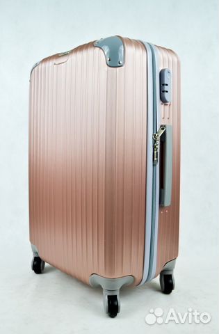 Чемодан на 4-х колесах Чемодан на 4-х колесах