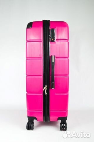 Чемодан на 4-х колесах Чемодан на 4-х колесах