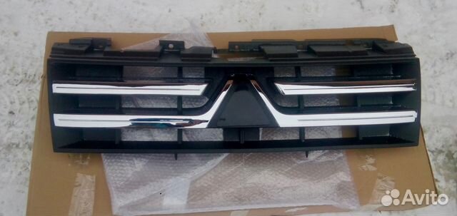 Mitsubishi pajero 4 2010 решетка радиатора Mitsubishi pajero 4 2010 решетка радиатора