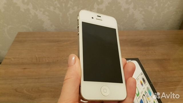 iPhone 4 б/у не включается