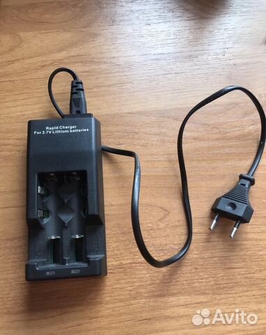 Универсальное зарядное устройство для аккумуляторн