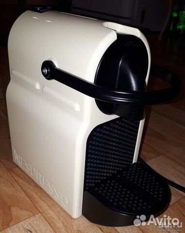 Капсульная кофемашина Delonghi Nespresso Inissia Капсульная кофемашина Delonghi Nespresso Inissia