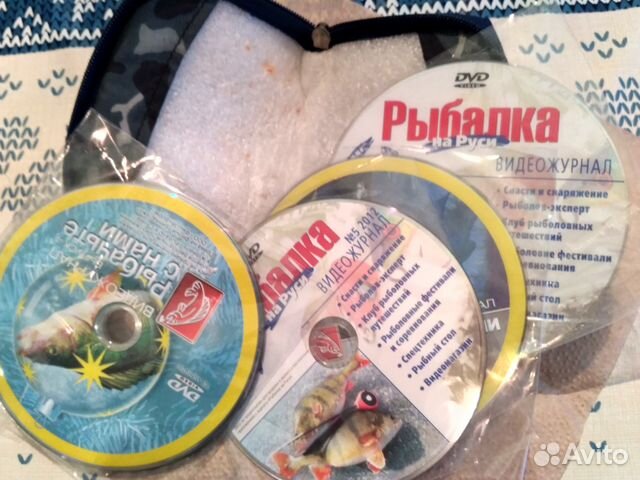 DVD-диски и мини-чехольчик для крючков рыбацкий