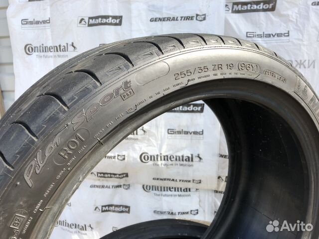 255/35 19 Michelin Pilot Sport 2