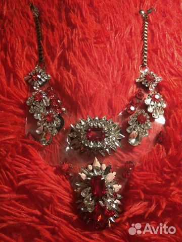 Ожерелья, колье, браслеты, украшения, бижутерия