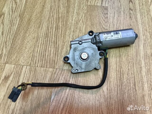 Моторчик люка Mercedes W221 W211 Моторчик люка Mercedes W221 W211