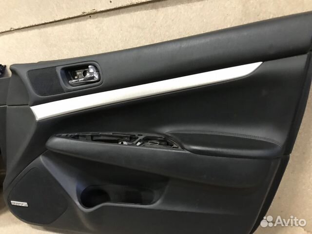 Обшивка правой двери двери Infiniti G35 V36