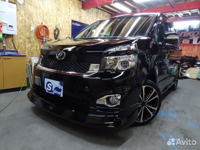 Toyota Voxy 2.0 CVT, 2010, 123 000 км