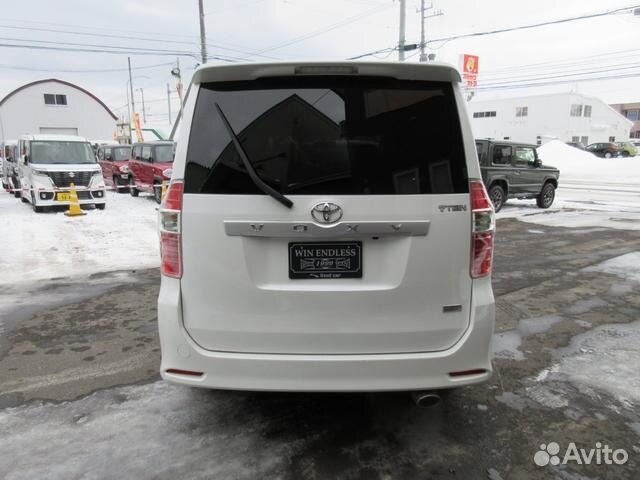 Toyota Voxy 2.0 CVT, 2009, 112 000 км