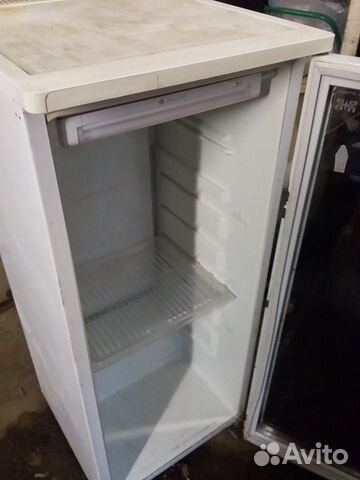 Холодильник со стекляной дверью