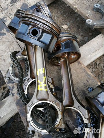 Комплект поршней с шатунами на мотор VAG/2.3 AGZ