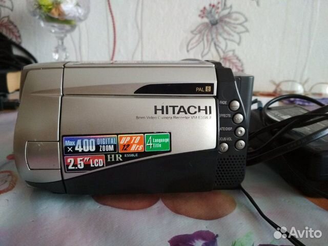 Видеокамера Hitachi VM-E558LE