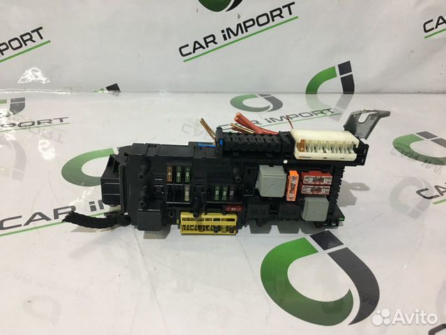 Мерседес w204 Блок предохранителей реле SAM задний