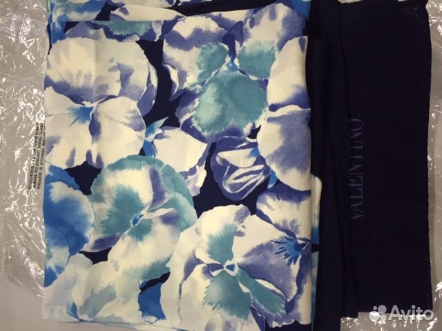 Платок женский от Valentino Платок женский от Valentino