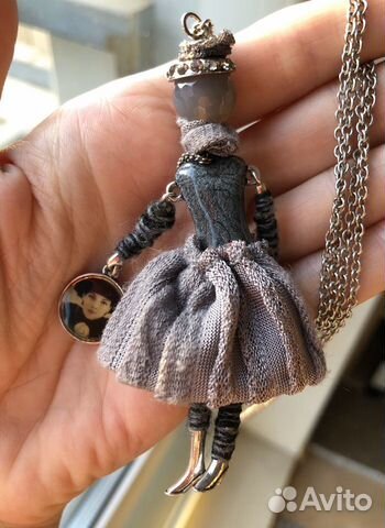Подвеска ручной работы «Мадмуазель» Подвеска ручной работы «Мадмуазель»