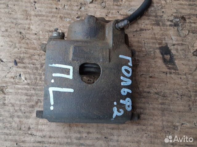 Суппорт передний Фольксваген Гольф 2