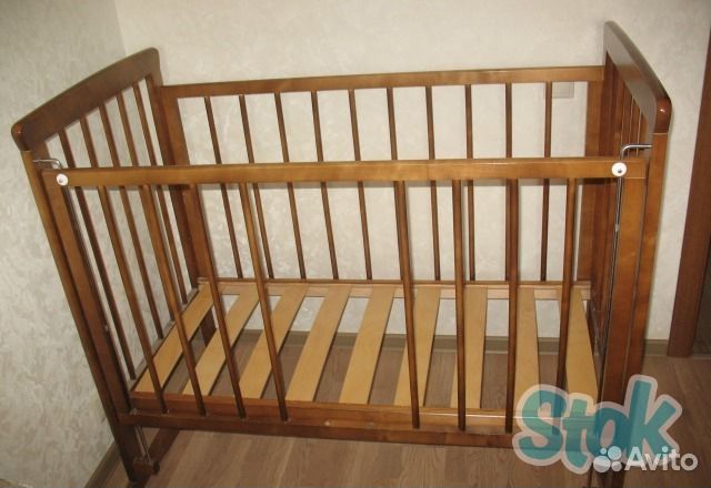 Суперская кровать-качалка Можга из натуральной бер