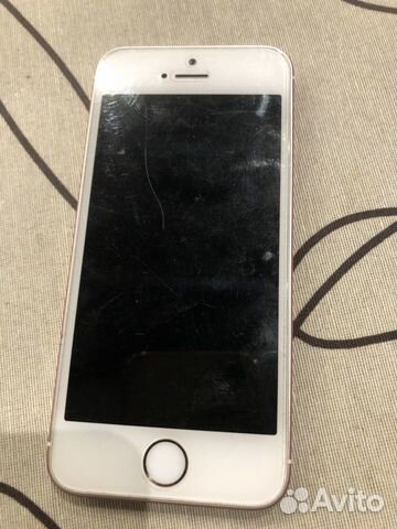 Телефон iPhone SE