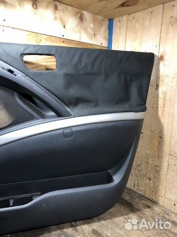 Обшивка передней правой двери Toyota Corolla Verso