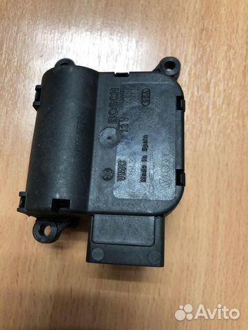 Мотор заслонки печки VW Touareg 7L 2002-2006 Мотор заслонки печки VW Touareg 7L 2002-2006
