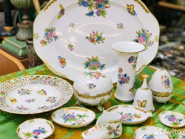 Ваза с крышкой фарфор цветы и бабочки Херенд 60г