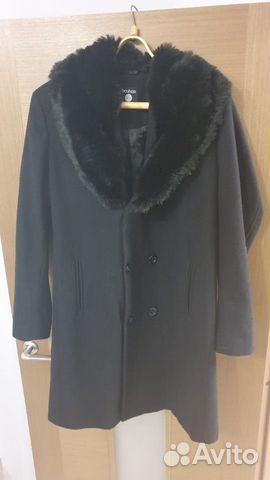 Мужское черное пальто с искусственным мехом Мужское черное пальто с искусственным мехом