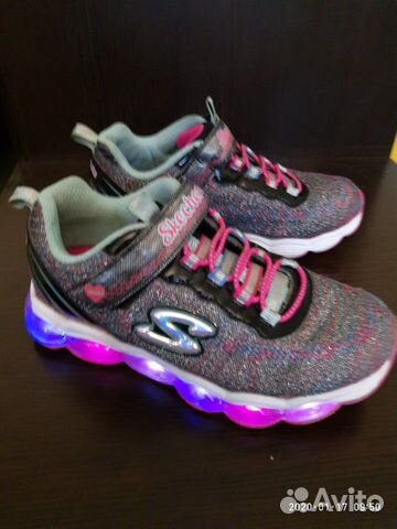 Кроссовки для девочки Skechers Glimmer Lights 28 р