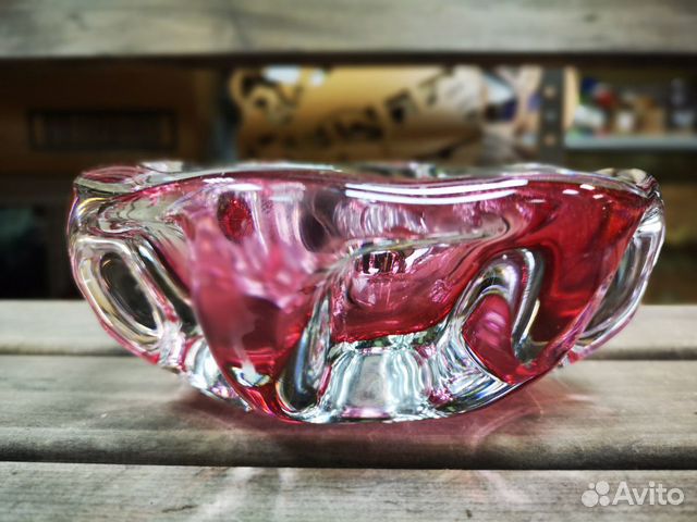 Пепельница из цветного стекла времен СССР Пепельница из цветного стекла времен СССР