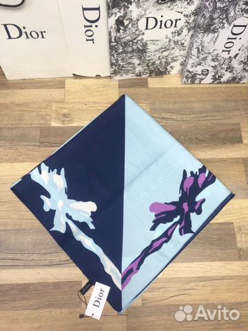 Новый женский шёлковый платок Dior Новый женский шёлковый платок Dior