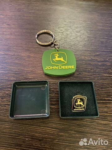 Значок на лацкан пиджака John Deere Значок на лацкан пиджака John Deere