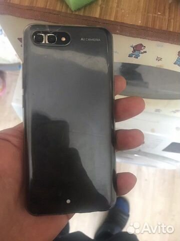 Телефон Honor 10